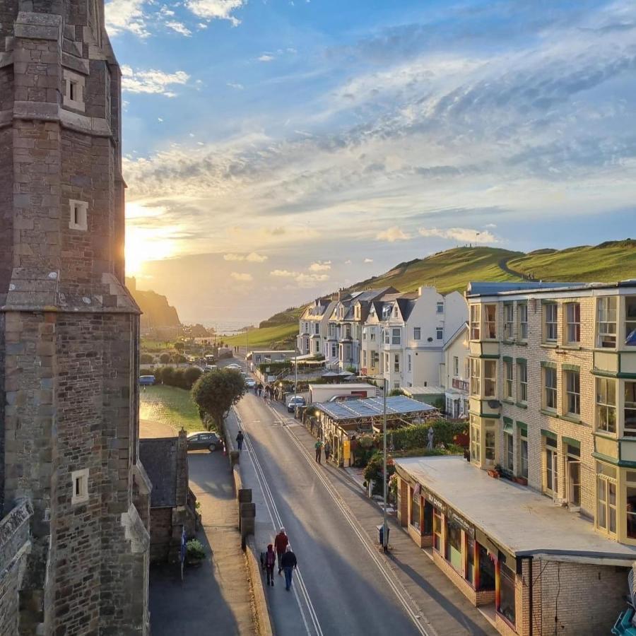 Ocean Backpackers Self-Catering Hostel Ilfracombe Exterior foto