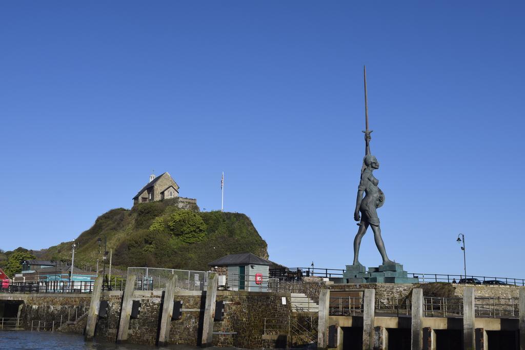 A Pousada Ocean Backpackers Ilfracombe Exterior foto