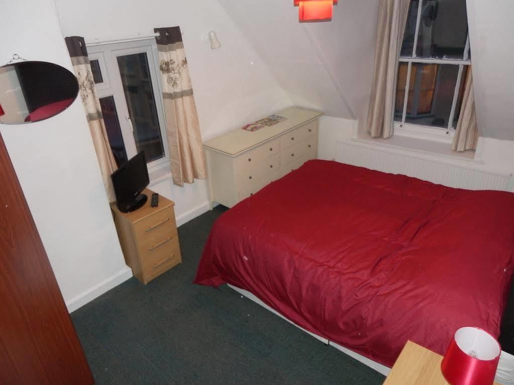 Ocean Backpackers Self-Catering Hostel Ilfracombe Exterior foto