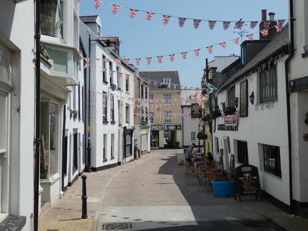 A Pousada Ocean Backpackers Ilfracombe Exterior foto