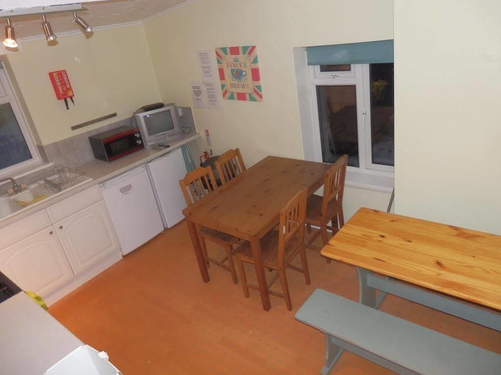 Ocean Backpackers Self-Catering Hostel Ilfracombe Exterior foto