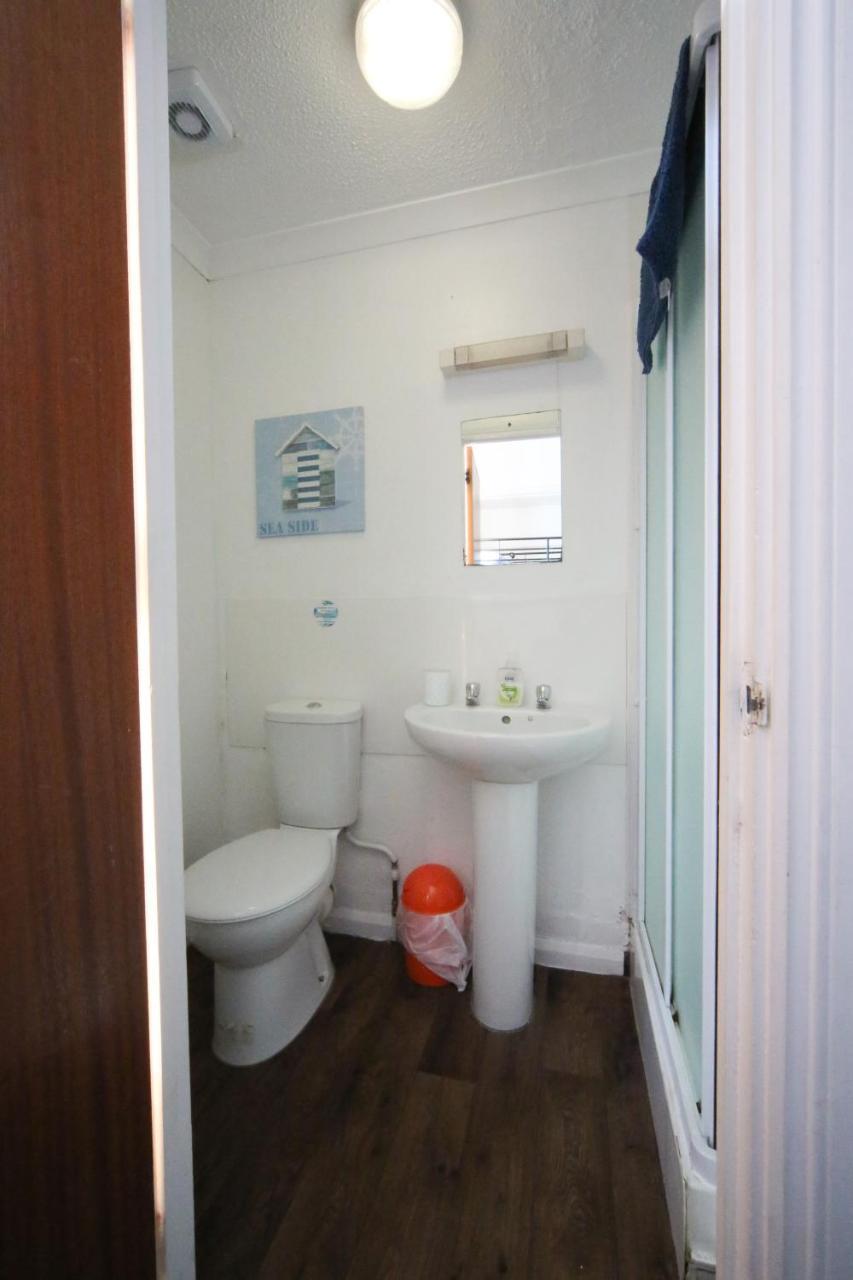 Ocean Backpackers Self-Catering Hostel Ilfracombe Exterior foto